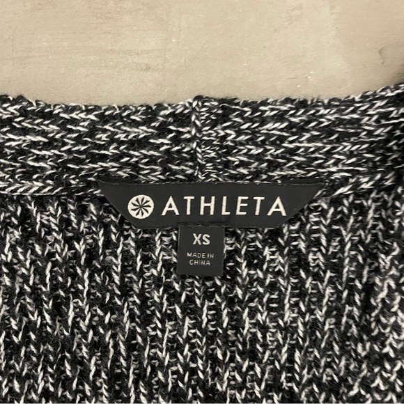 Athleta Switchback Pullover Sweater - Picture 2 of 5